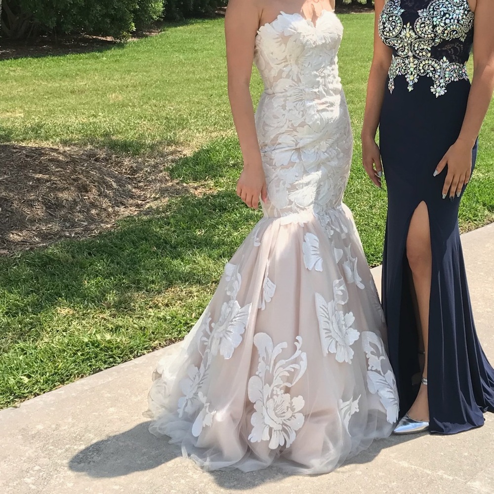 beautiful dress can be used as prom to wedding